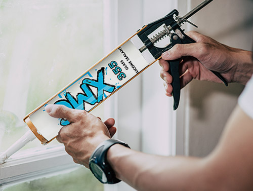 Mastic silicone acétique pour grand panneau de verre