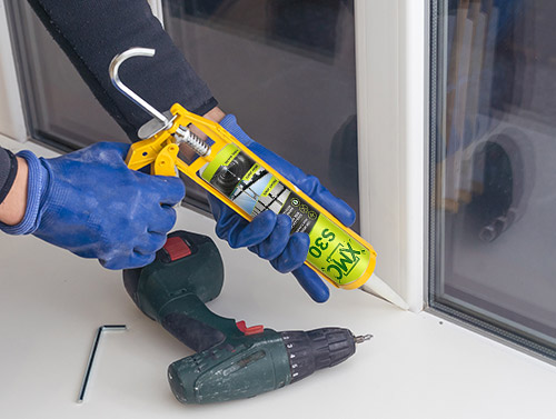 Mastic résistant aux intempéries à faible module